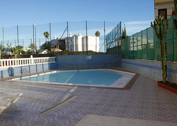 Las Arenas - Apartamento Moderno Con Vistas Al Mar Y Wifi Veloz De Fibra Optica *