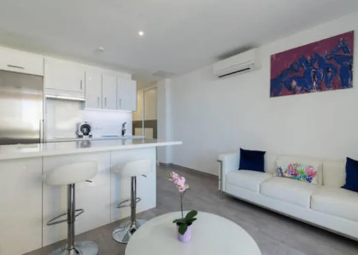 Las Arenas - Apartamento Moderno Con Vistas Al Mar Y Wifi Veloz De Fibra Optica