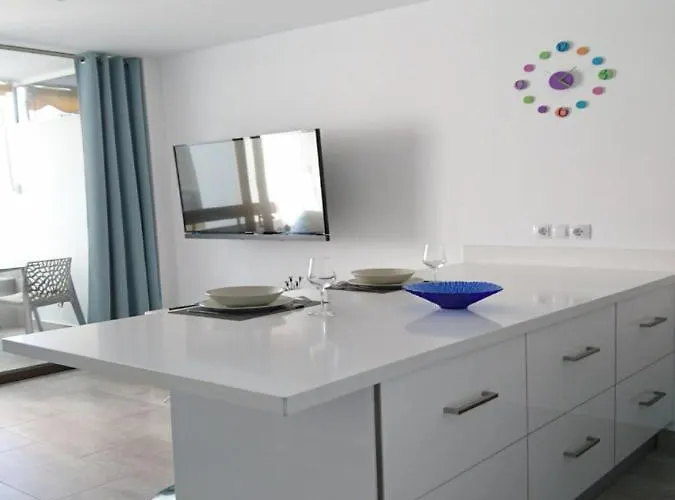 Las Arenas - Apartamento Moderno Con Vistas Al Mar Y Wifi Veloz De Fibra Optica * بلايا ديل إنغلز