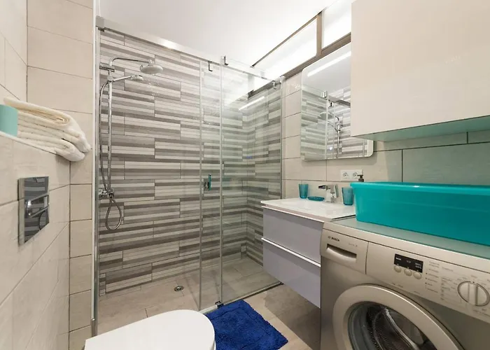 Modern With Sea Views And Fast Fiber Wifi