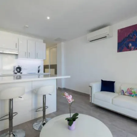 Modern With Sea Views And Fast Fiber Wifi